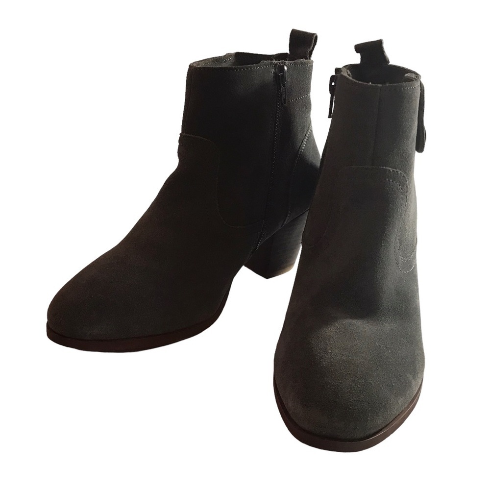 Diba Sophia Size 8.5 Grey Suede Ankle Bootie Boots Preppy Comfort